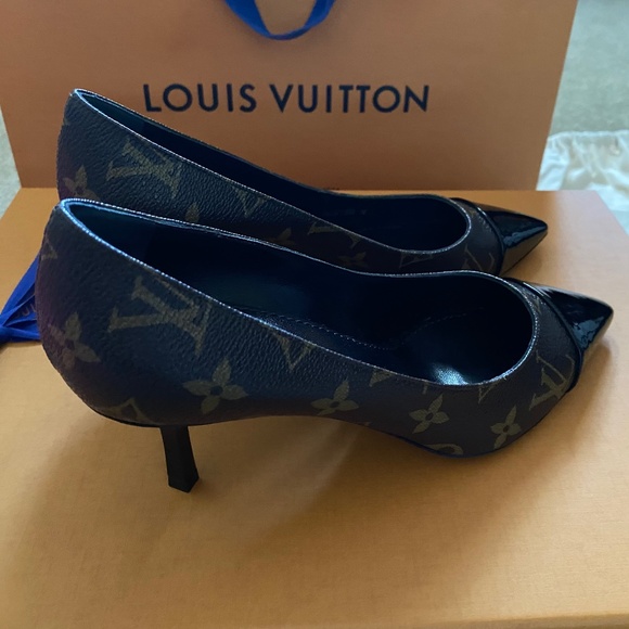Louis Vuitton Heels. Brand new size 36 (6 US) - Picture 2 of 5